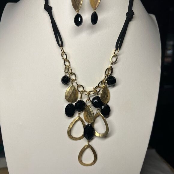 Premier Designs Modernist Abstract Statement Necklace and Earring Set - Picture 11 of 12